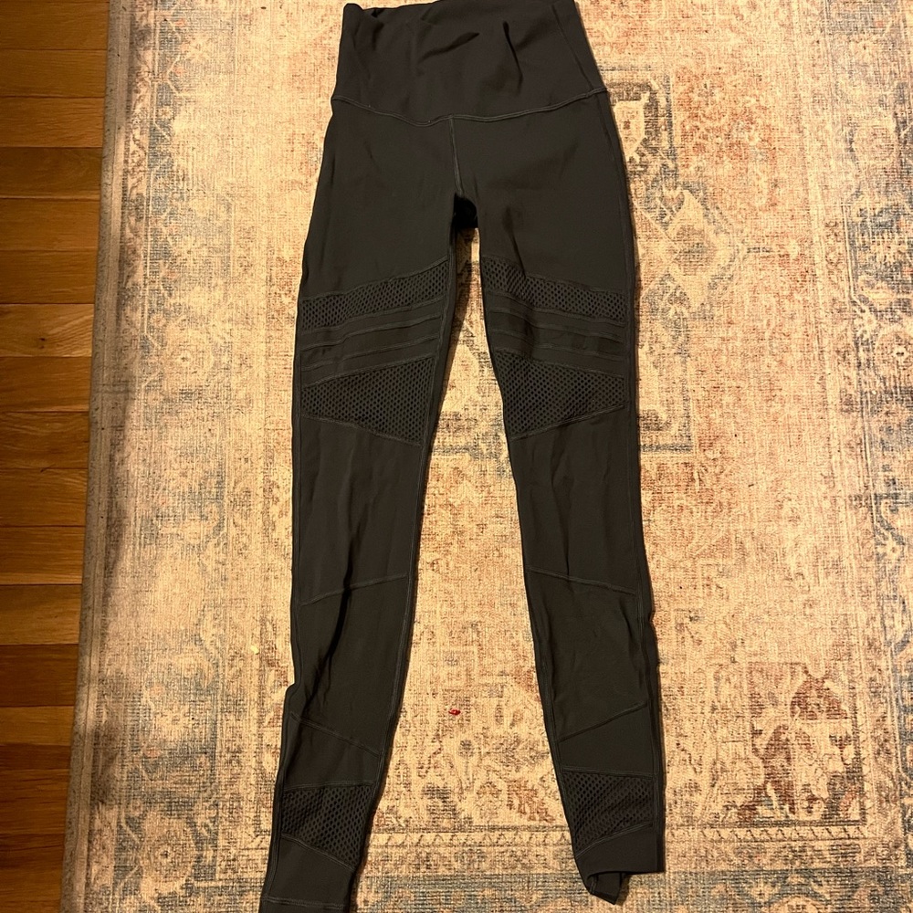 Lululemon charcoal gray leggings